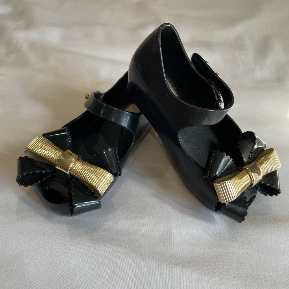 Mini Melissa toddler size 6 black